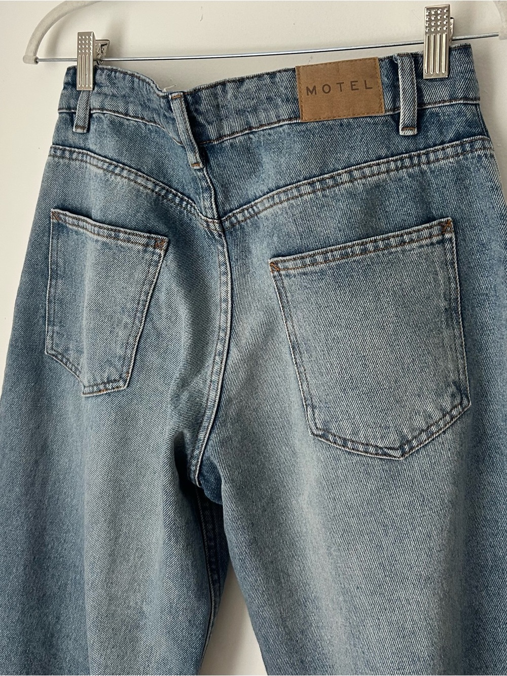 Motel Rocks Low Rise Wide Leg Parallel Jeans - Medium Wash, Size 28 - Picture 9 of 9